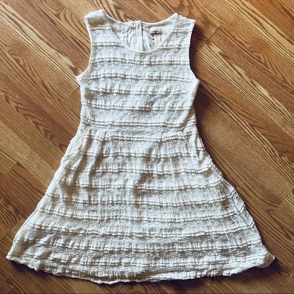 Matilda Jane White Lace Lined Dress Sleeveless Size 12 Zipper in Back W/ Pockets
